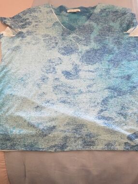 Coldwater Creek Blue Teal Wash V-Neck Tee